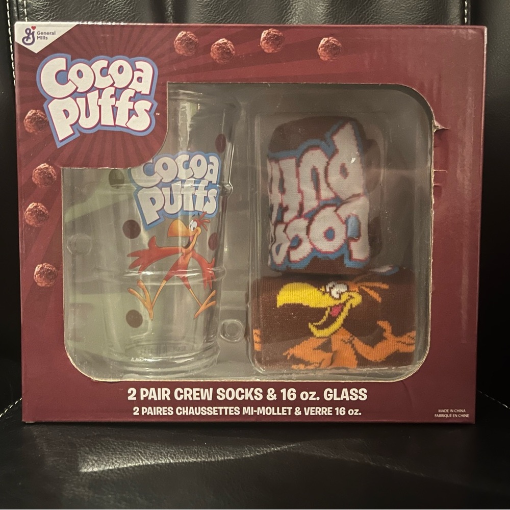Brand New Cocoa Puffs Cereal Gift Pack  - 2 Pair Of Socks +  16 Oz Glass New !!